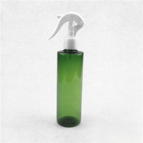 250ml PET Plastic Bottle – Transparent Green Round Bottle with Atomizing Sprayer Pump, Ideal for Toner, Lotion, and Liquid Products